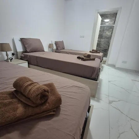 New 3 Bedroom And 3 Ba Location Appartement *