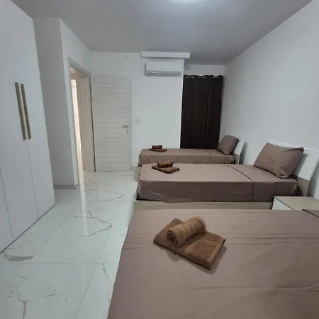 Apartamento New 3 Bedroom And 3 Ba Location *