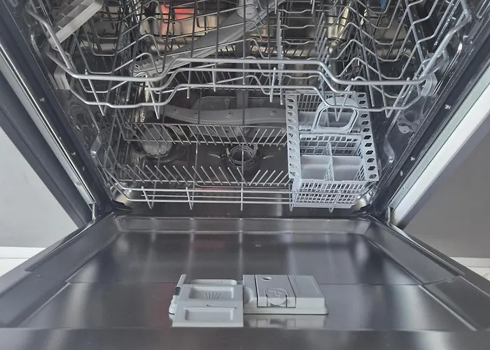 Apartament New 3 Bedroom And 3 Ba Location *